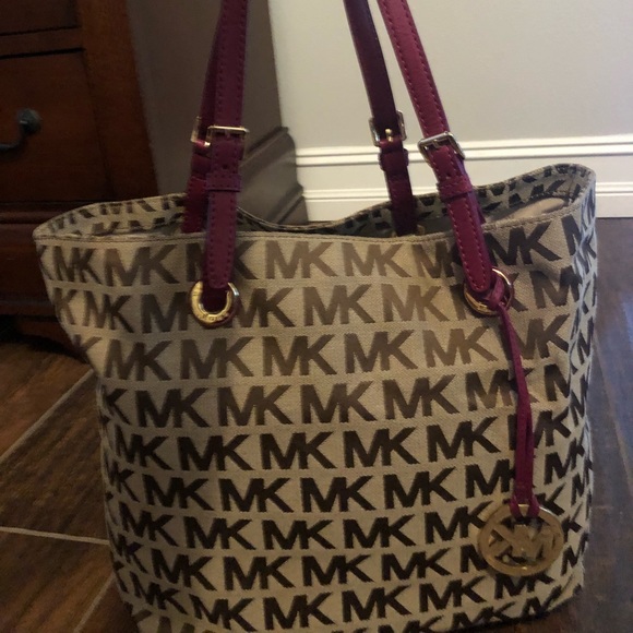 Michael Kors Handbags - Michael Kors Purse